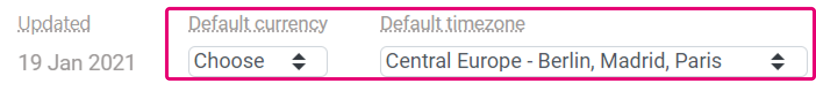 L&rsquo;image ci-dessus montre des menus d&eacute;roulants pour d&eacute;finir la devise et le fuseau horaire par d&eacute;faut dans l&rsquo;interface MyPerformance.